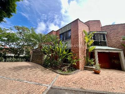 Casa de 4 alcobas en venta en Pance, Cali, 453 m² · foto 2 de 20