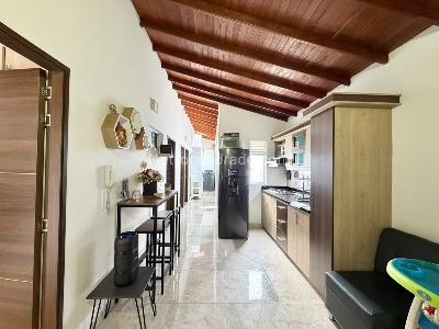 Apartamento de 3 alcobas en venta en Cabañitas, Bello, 79 m² · foto 2 de 9