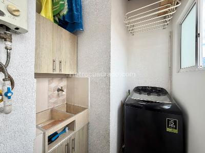Apartamento de 3 alcobas en venta en Cabañitas, Bello, 79 m² · foto 7 de 9