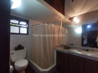 Casa de 5 alcobas en venta en La Aguacatala, Medellín, 490 m² · foto 11 de 20