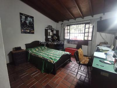 Casa de 5 alcobas en venta en La Aguacatala, Medellín, 490 m² · foto 15 de 20