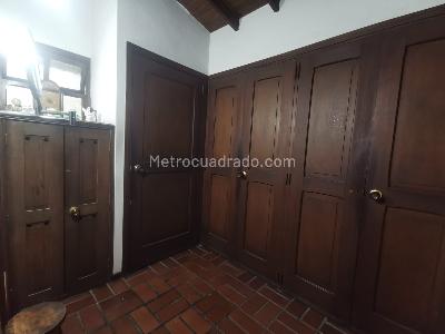 Casa de 5 alcobas en venta en La Aguacatala, Medellín, 490 m² · foto 6 de 20