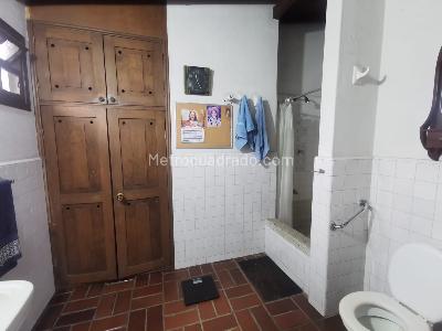 Casa de 5 alcobas en venta en La Aguacatala, Medellín, 490 m² · foto 7 de 20