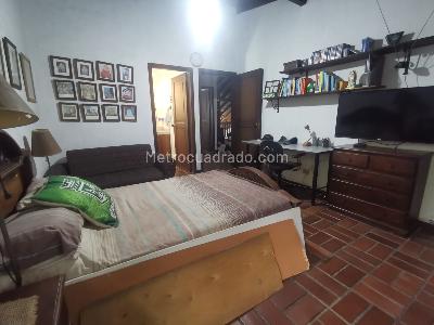 Casa de 5 alcobas en venta en La Aguacatala, Medellín, 490 m² · foto 9 de 20
