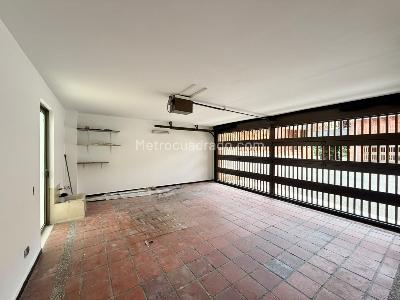 Casa de 4 alcobas en venta en Alto De Las Palmas, Medellín, 270 m² · foto 6 de 10