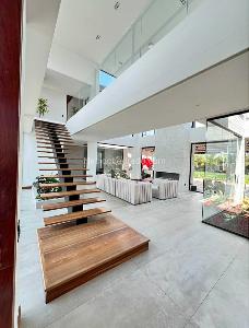 Casa de 5 alcobas en venta en Llano Grande, Rionegro, 800 m² · foto 3 de 11