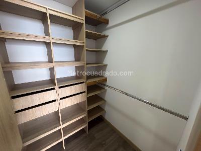 Apartamento de 2 alcobas en arriendo en Alto De Las Palmas, Medellín, 97 m² · foto 11 de 17