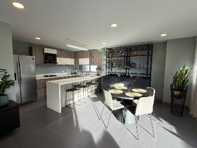 Apartamento de 3 alcobas en venta en Castropol, Medellín, 128 m² · foto 2 de 18