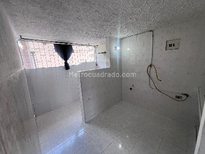 Apartamento en venta en Alcazares, Cali · foto 3 de 17