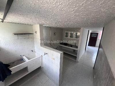 Apartamento en venta en Alcazares, Cali · foto 4 de 17