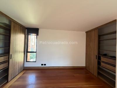 Apartamento de 4 alcobas en venta en Las Santas, Medellín, 182 m² · foto 10 de 17