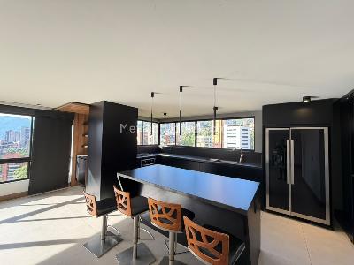 Apartamento de 4 alcobas en venta en Las Santas, Medellín, 182 m² · foto 3 de 17