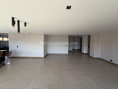 Apartamento de 4 alcobas en venta en Las Santas, Medellín, 182 m² · foto 5 de 17