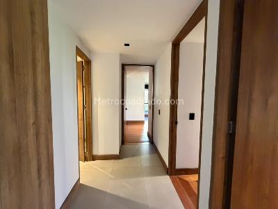 Apartamento de 4 alcobas en venta en Las Santas, Medellín, 182 m² · foto 6 de 17