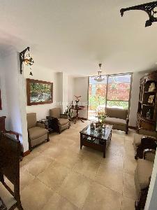 Casa de 5 alcobas en venta en Los Alcazares, Sabaneta, 225 m² · foto 4 de 20