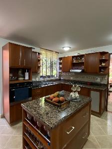 Casa de 5 alcobas en venta en Los Alcazares, Sabaneta, 225 m² · foto 8 de 20