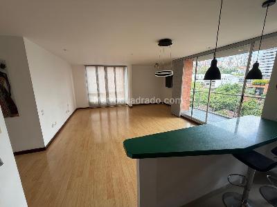 Apartamento de 2 alcobas en venta en Lalinde, Medellín, 94 m² · foto 3 de 11