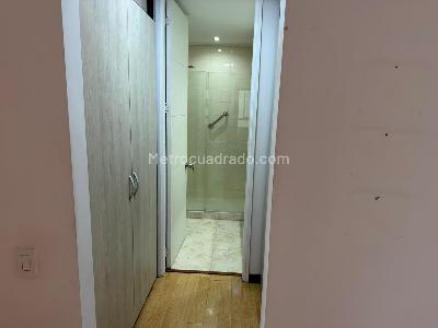 Apartamento de 2 alcobas en venta en Lalinde, Medellín, 94 m² · foto 5 de 11