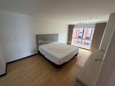 Apartamento de 2 alcobas en venta en Lalinde, Medellín, 94 m² · foto 7 de 11