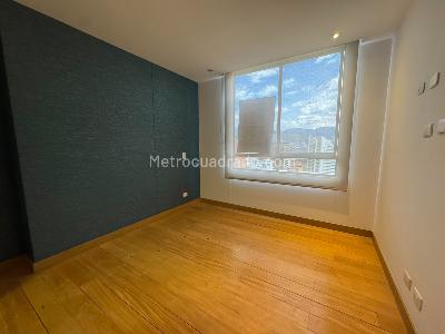Apartamento de 3 alcobas en arriendo en Loma De Los Parra, Medellín, 170 m² · foto 10 de 20