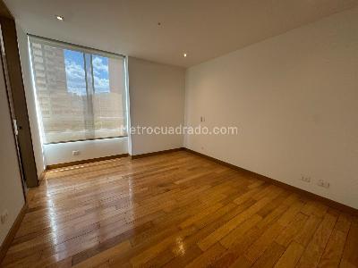 Apartamento de 3 alcobas en arriendo en Loma De Los Parra, Medellín, 170 m² · foto 13 de 20