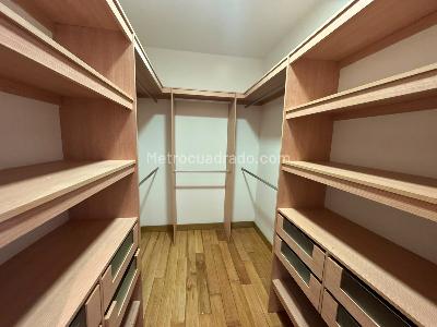 Apartamento de 3 alcobas en arriendo en Loma De Los Parra, Medellín, 170 m² · foto 15 de 20