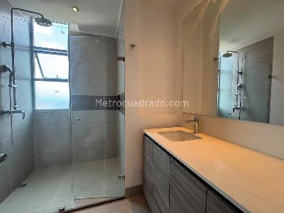 Apartamento de 3 alcobas en arriendo en Loma De Los Parra, Medellín, 170 m² · foto 17 de 20