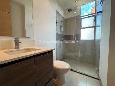 Apartamento de 3 alcobas en arriendo en Loma De Los Parra, Medellín, 170 m² · foto 19 de 20