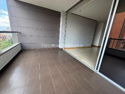 Apartamento de 3 alcobas en arriendo en Loma De Los Parra, Medellín, 170 m² · foto 8 de 20