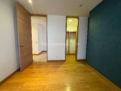 Apartamento de 3 alcobas en arriendo en Loma De Los Parra, Medellín, 170 m² · foto 9 de 20