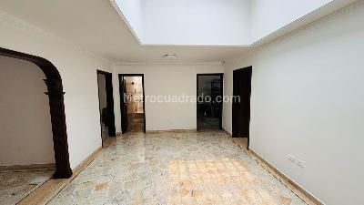 Casa de 3 alcobas en venta en Prados Del Norte, Cali, 299 m² · foto 5 de 10