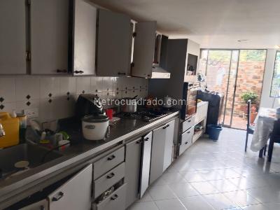 Apartamento de 3 alcobas en venta en Laureles, Medellín, 125 m² · foto 17 de 20