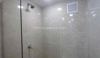 Apartamento de 1 alcoba en venta en Alamos Norte, Bogotá, 30 m² · foto 11 de 18