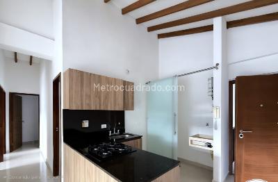 Apartamento de 3 alcobas en venta en San Bernardo, Medellín, 64 m² · foto 2 de 7