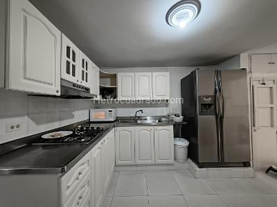 Casa de 3 alcobas en venta en El Dorado, Envigado, 150 m² · foto 2 de 15