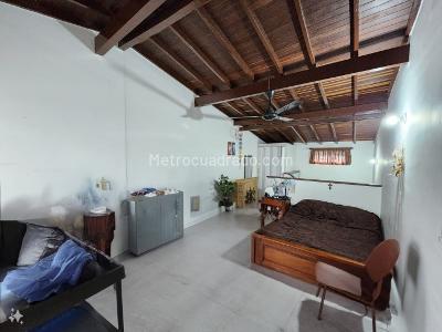 Casa de 3 alcobas en venta en El Dorado, Envigado, 150 m² · foto 10 de 15
