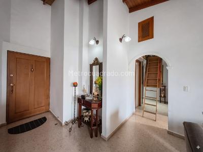 Apartamento de 3 alcobas en venta en Lorena, Medellín, 105 m² · foto 4 de 20