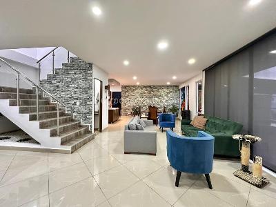 Casa de 4 alcobas en arriendo en Norteamerica, Bello, 465 m² · foto 7 de 19