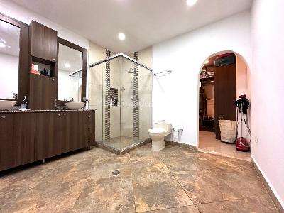 Casa de 4 alcobas en arriendo en Norteamerica, Bello, 465 m² · foto 16 de 19