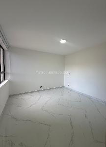 Apartamento de 3 alcobas en venta en Loma De Los Bernal, Medellín, 80 m² · foto 8 de 13