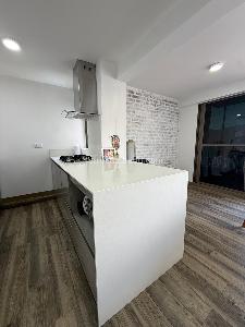 Apartamento de 2 alcobas en venta en Loma De Los Bernal, Medellín, 68 m² · foto 6 de 14