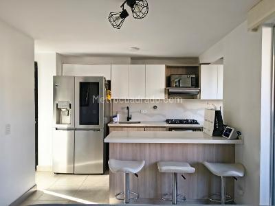 Apartamento de 3 alcobas en venta en La Cuenca, Envigado, 66 m² · foto 4 de 20