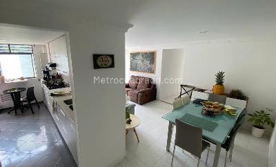 Apartamento de 3 alcobas en venta en Castropol, Medellín, 90 m² · foto 3 de 11