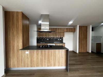 Apartamento en venta en Los Colores, Medellín · foto 2 de 20