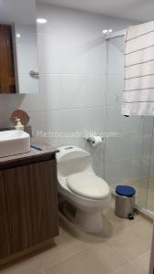Apartamento de 4 alcobas en venta en Laureles, Medellín, 153 m² · foto 8 de 14