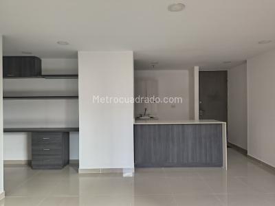 Apartamento de 3 alcobas en venta en Los Colores, Medellín, 78 m² · foto 4 de 15