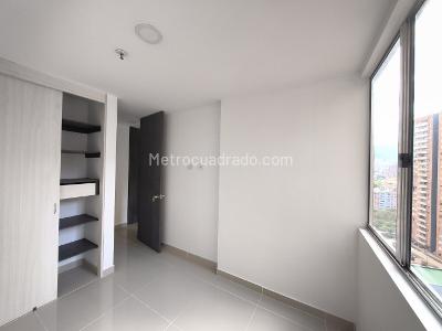 Apartamento de 3 alcobas en venta en Los Colores, Medellín, 78 m² · foto 11 de 15