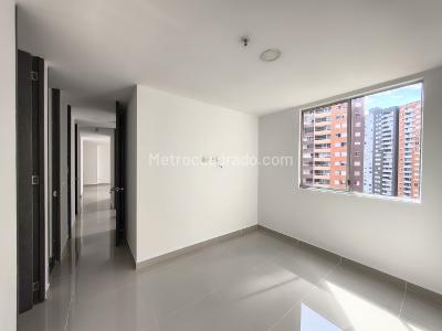 Apartamento de 3 alcobas en venta en Los Colores, Medellín, 78 m² · foto 13 de 15