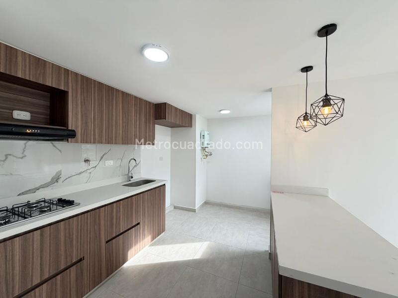 3BR Apartment in Santa Ana (52 m²) - 2