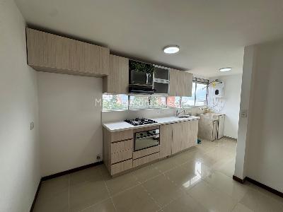 Apartamento de 3 alcobas en arriendo en El Poblado, Medellín, 117 m² · foto 2 de 18